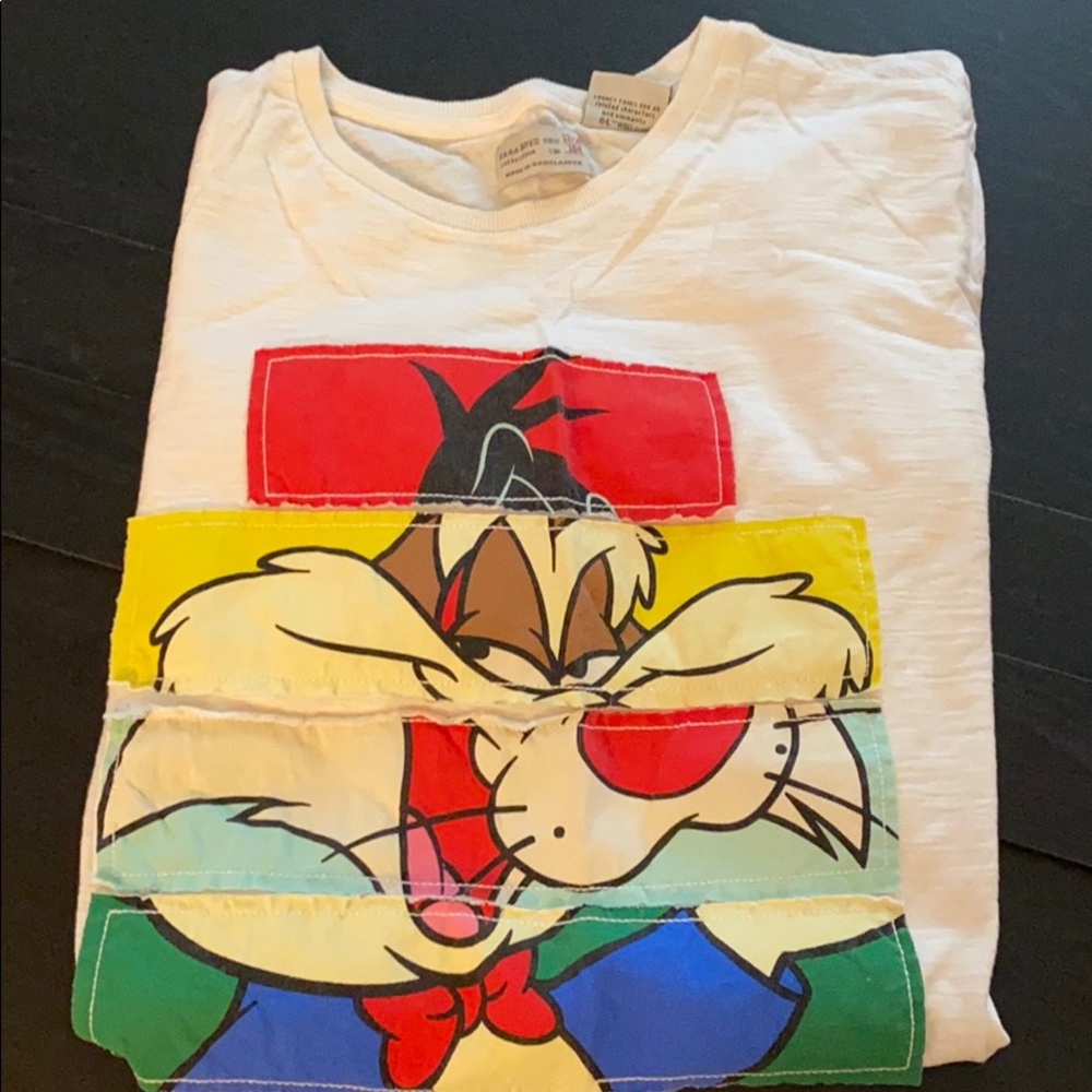 a looney toons tee